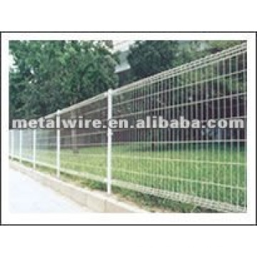 welded wire mesh fence